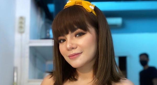Dinar Candy1 Artis mantan anak pesantren. (Foto: instagram)