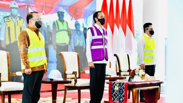 Presiden Jokowi resmikan Tol Manado-Bitung2 Presiden Jokowi didampingi Menteri Sekretaris Negara Pratikno dan Menteri BUMN Erick Thohir meresmikan jalan Tol Manado-Bitung secara virtual dari Istana Kepresidenan Bogor, Jawa Barat, Selasa (29/9/2020). (Foto: Istimewa)