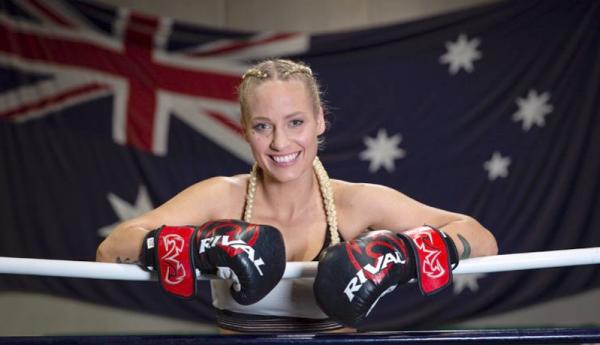 Petinju asal Australia, Ebanie Bridges (Foto: ringtv)