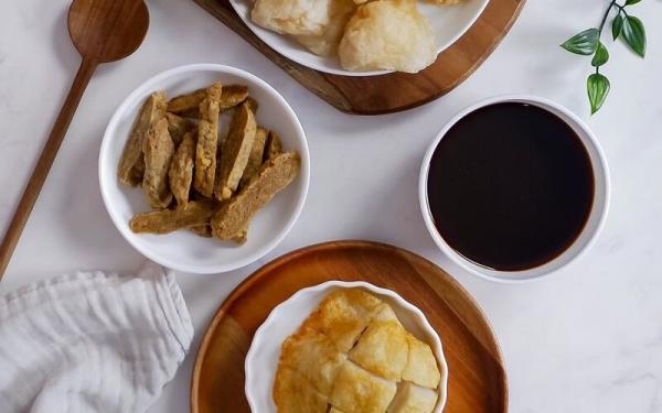 Pempek Palembang Lenjer (Foto: IG@heytheresia)