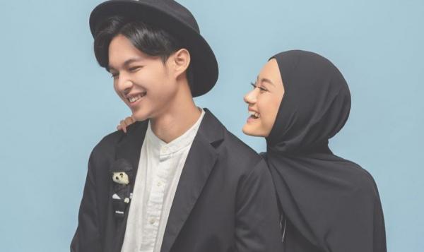 Dinda Hauw Dan Rey Mbayang Pasangan Artis Kompak Hijrah. (Foto: instagram)