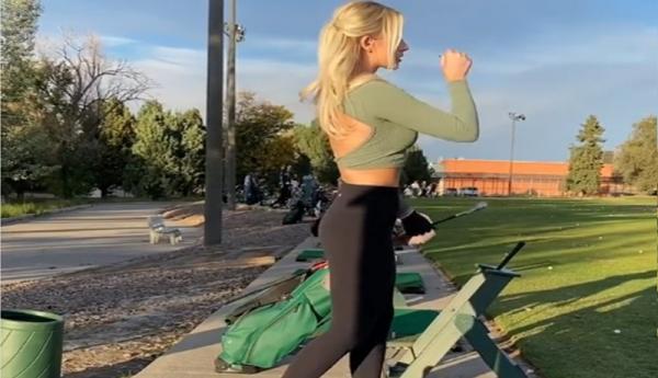 PaigeSpiranac Objek wisata Pantai Carita di Pandeglang, Banten sepi pengunjung pada musim liburan panjang cuti bersama Oktober 2020. (Foto: iNews/Iskandar Nasution)
