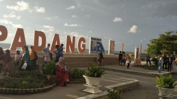 Pantai padang Pantai Padang, Sumatera Barat (Antara)