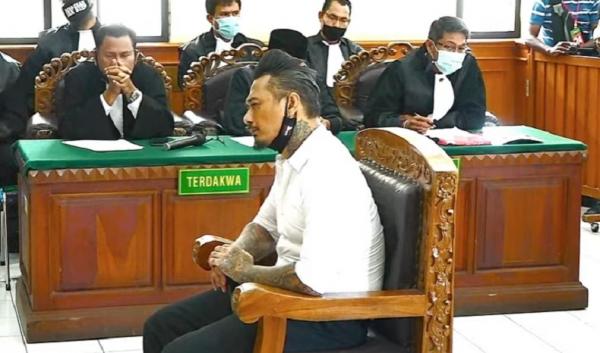 Jerinx Sidang Tuntutan Jaksa menuntut Jerinx dengan pidana penjara 3 tahun dan denda Rp10 juta. (YouTube PN Denpasar)