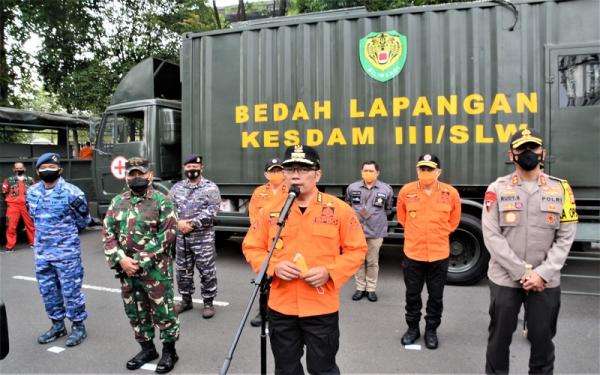BENCANA2.JPG Gubernur Jabar Ridwan Kamil memimpin upacara kesiapsiagaan bencana. Foto/Pendam Siliwangi