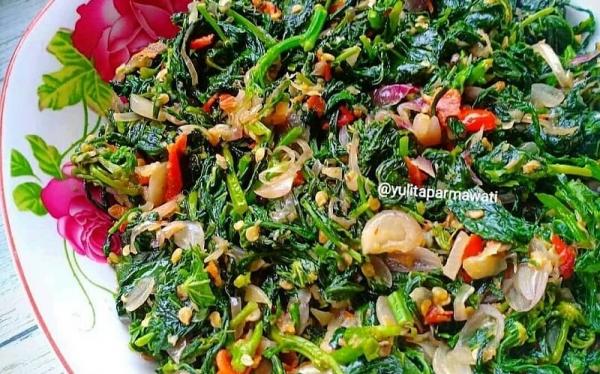 Resep Sayur Daun Singkong Bumbu Sereh (Foto: IG@iindapur)