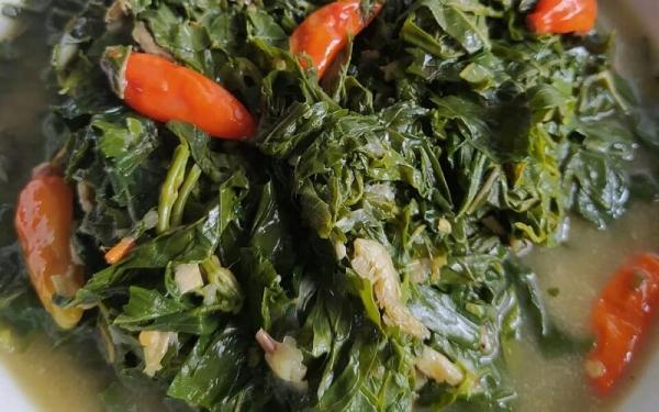 Resep Sayur Daun Singkong Oseng (Foto: IG@dhinilarasati)