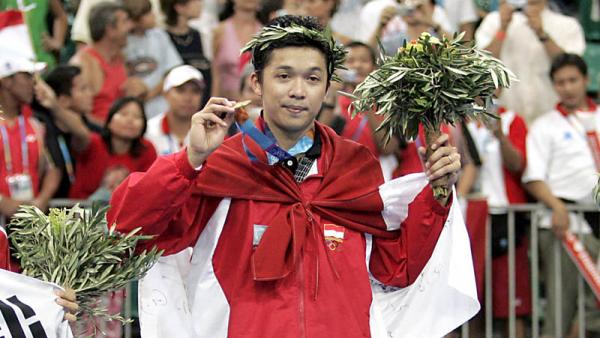 Taufik Hidayat – Olimpiade Athena 2004 Taufik Hidayat – Olimpiade Athena 2004 (Foto: AFP)