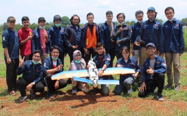 Tim Aksantara ITB menunjukkan karya mereka. Foto/ITB