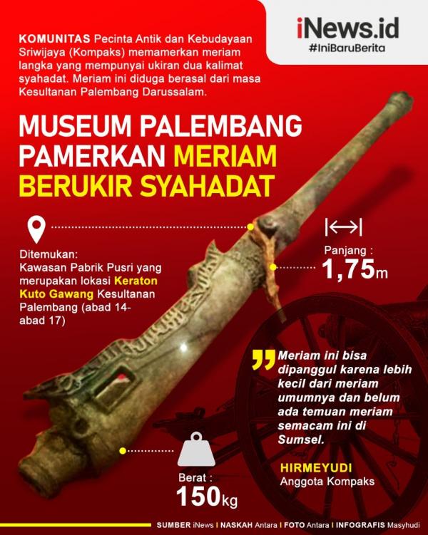 Grafis Palembang Brimob Polda Sumut bersama warga saat membersihkan material longsor. (foto: Antara)