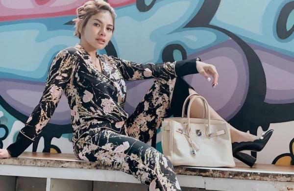 Nikita Mirzani Artis Indonesia yang Memiliki Hobi Paling Aneh. (Foto: Instagram)