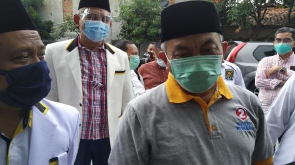 Ahmad Syaikhu Okezone Presiden PKS Ahmad Syaikhu (kanan) di Tangerang Selatan, Minggu (15/11/2020). (Foto: Hambali).