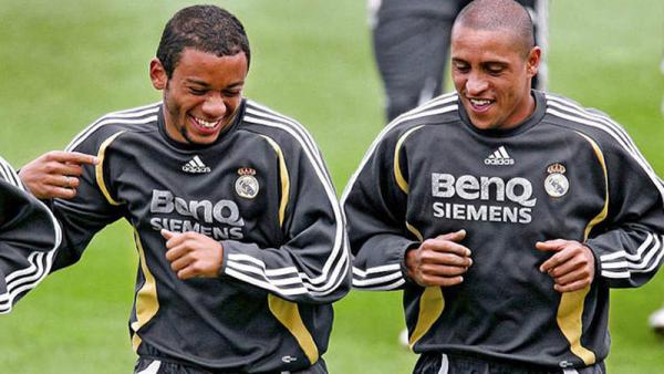 Marcelo Roberto Carlos Marcelo (kiri) dan Roberto Carlos. (Foto: Marca)
