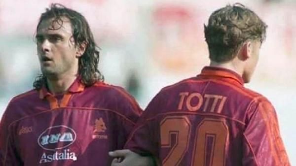 Totti Giannini Francesco Totti (kanan), dan Giuseppe Giannini. (Foto: Twitter)