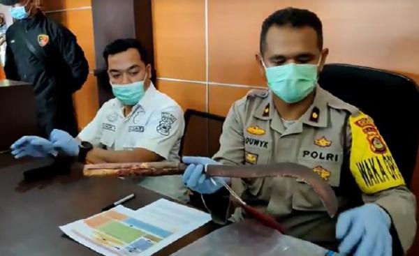 Badik duel maut buleleng Polres Buleleng mengamankan badik yang digunakan Ketut Mudrayasa membunuh korban. (iNews.id/Pande Wismaya)