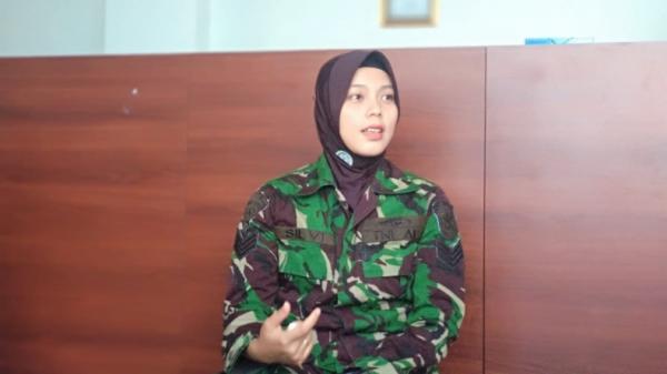 Prajurit Korps Wanita Angkatan Laut (Kowal) Lantamal II Padang, Serka Silvi Effendi (Rus Akbar/Okezone)