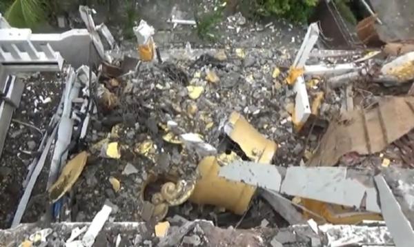Patung Bajra Sidhi di Desa Munggu, Kecamatan Mengwi, Badung, Bali roboh diterjang puting beliung, Rabu (9/12/2020). (iNews.id/Bagus Alit).