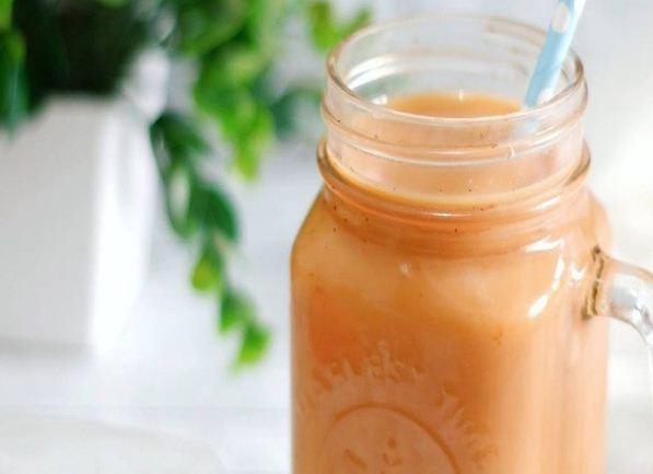 es Thai tea Segarnya es Thai Tea, Minuman ini bisa dibuat sendiri di rumah. (Foto: Instagram@anick5570)