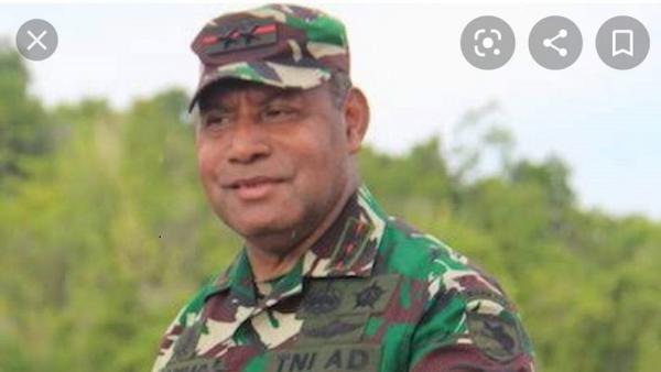 Letjen TNI Herman Asaribab semasa hidupnya. (Foto: Istimewa).