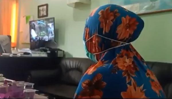 Nyoblos dua kali Jembrana Ibu penjual tempe di Jembrana, Bali nyoblos dua kali saat Pilkada serentak 9 Desember 2020. (iNews.id/Nyoman Sudika)