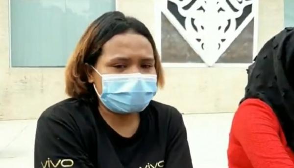 WNI Disekap Malaysia Maria Syifa, satu dari delapan WNI perempuan yang dibebaskan usai disekap hampir 2 tahun di Malaysia. (iNews.id/Uun Yuniar)