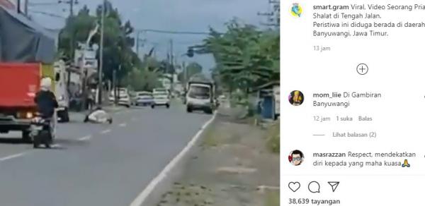18 Video Salat2 Tangkapan layar pria berserban hitam salat di tengah jalan raya. (Foto: ist)