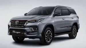 15 Toyota Fortuner1