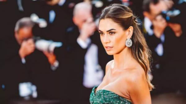 Melissa Satta Model cantik Italia Melissa Satta resmi menjanda usai bercerai dengan gelandang AC Monza, Kevin-Prince Boateng. (Foto: Sport News)