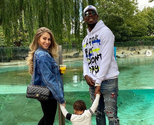 Zulay Pogba istri Paul Pogba (kanan) bersama istrinya, Maria Zulay Salaues, dan putra mereka. (Foto: Instagram @zulaypogba)