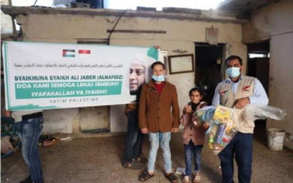 PALESTINA2.JPG Anak-anak Palestina memanjatkan doa untuk kesembuhan Syekh Ali Jaber. (Foto: Media Sosial)