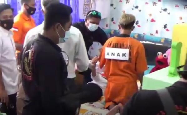 Rekonstruksi pembunuhan karyawati 1 Rekonstruksi pembunuhan karyawati bank BUMN di Mapolresta Denpasar, Rabu (6/1/2021). (iNews.id/Muhyiddin)