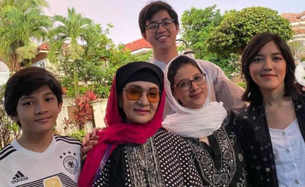 Farida Pasha, artis kolosal yang meninggal dunia di 2021.