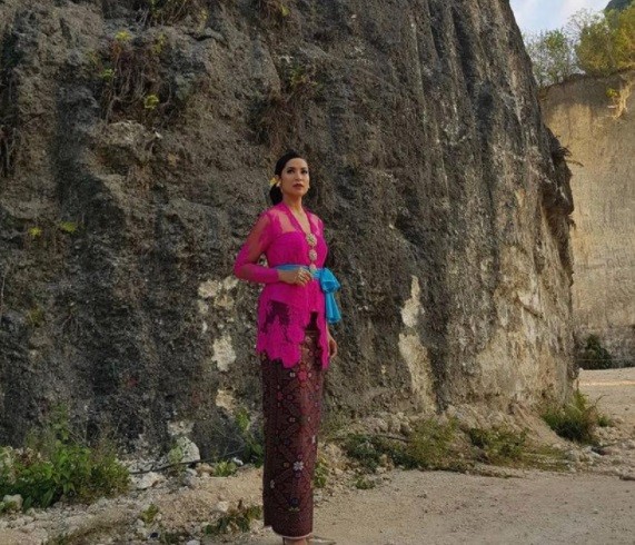 Sari Nila Pemeran Rosa