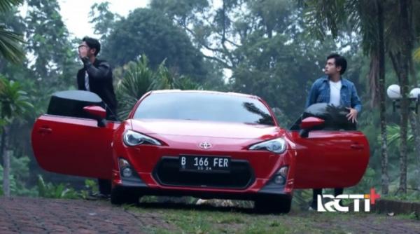 Arya Saloka Perankan Langit1