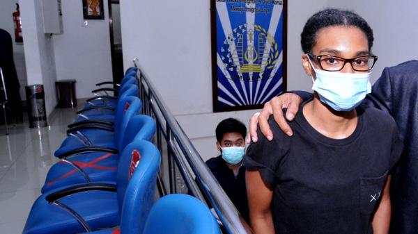 Kristen Gray segera dideportasi dari Indonesia. (Foto: SINDONews/Chusna Mohammad)