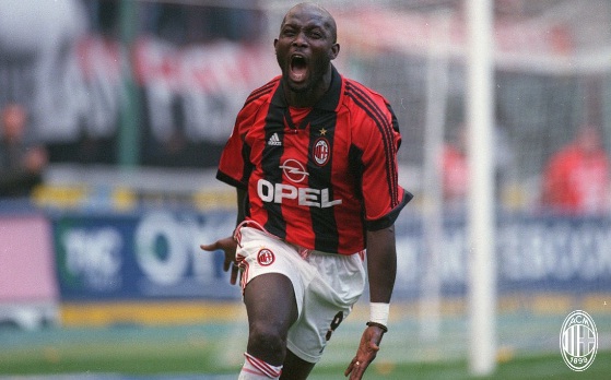George Weah Legendaris AC Milan George Weah menjagokan Juventus juara Liga Italia. Dia mengaku sudah jadi tifosi Si Nyonya Tua sejak masih bocah. (Foto: Scoop Net)