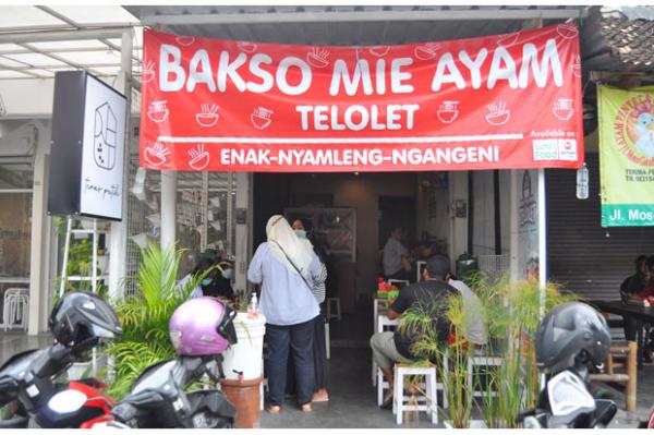 Warung bakso dan mi ayam miik Bule Belanda. (Foto : MNC Portal Indonesia/Priyo Setyawan)