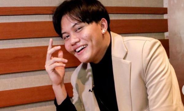 Rizky Febian Artis dikenal alim. (Foto: instagram)