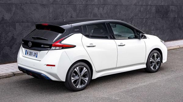 03 Nissan Leaf10 1