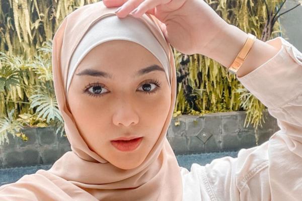 Artis Cantik Indonesia yang Hobi Olahraga Tenis. (Foto: Instagram)