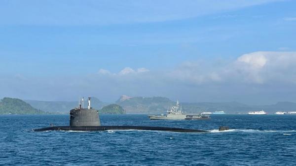 latihan perang tni al2 Prajurit TNI Angkatan Laut (AL) bersama Angkatan Laut Prancis menggelar latihan perang bersama di Selat Sunda, Senin (8/2/2021). (Foto: Istimewa)