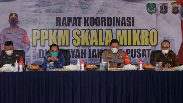 Hengki Haryadi Ist Kepala BKKBN Hasto Wardoyo dengan Menag Yaqut Cholil Qoumas (Foto: Sindo)