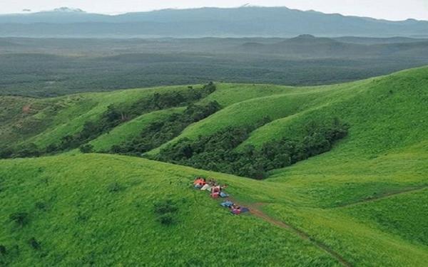Keindahan Kalimantan dari Bukit Telang Keindahan Kalimantan dari Bukit Telang (Foto: Instagram)