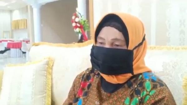 GURU HONORER1.JPG Kepala SDN 169 Sadar Siti Hamsinah. (Foto: iNewsTv/Bulan Sri Indra Maya)