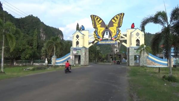 Taman Nasional Wisata Alam Bantimurung Taman Nasional Wisata Alam Bantimurung Maros jadi tempat mesum. (Foto: iNews/Wahyu Ruslan).