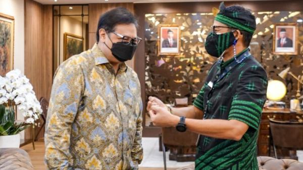 Sandiaga Airlangga 2 Menparekraf Sandiaga Uno (kanan) dan Menko Perekonomian Airlangga Hartarto. (Foto: Kemenparekraf).