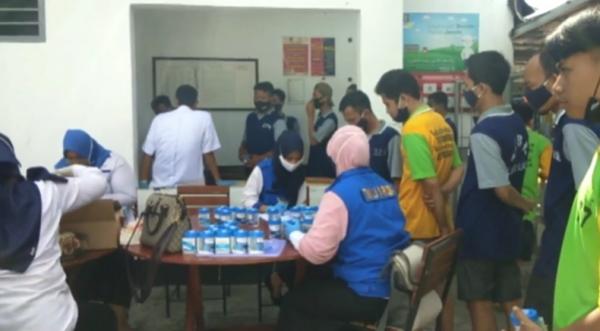 Lapas Kalianda Napi di Lapas Kalianda Lampung Selatan dites urine (Heri Fulistiawan/iNews)