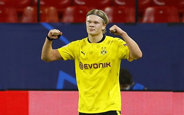 Erling Braut Haaland Haaland on fire dan membantu Borussia Dortmund menaklukkan Sevilla 3-2 pada leg pertama babak 16 besar Liga Champions, Kamis (18/2/2021) dini hari WIB (Foto: Reuters)