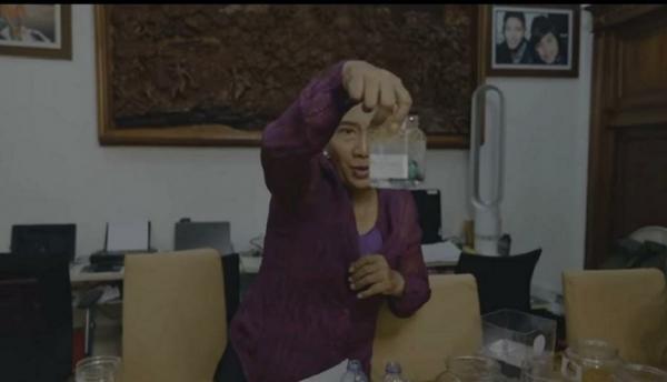 Susi Pudjiastuti mendapatkan kiriman 50 ikan cupang. (Foto IG Susi Pudjiastuti).