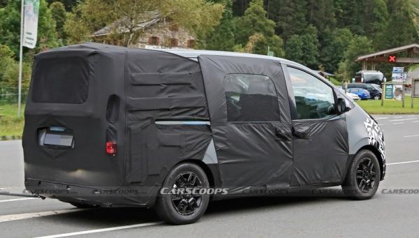 24 Hyundai H1